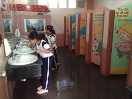 nhà vệ sinh trường học 